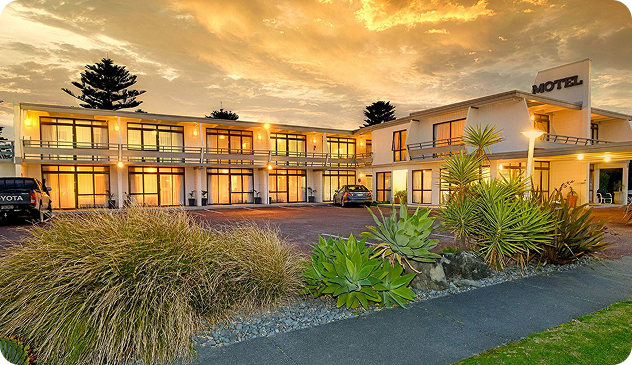 Whispering Sands Motel